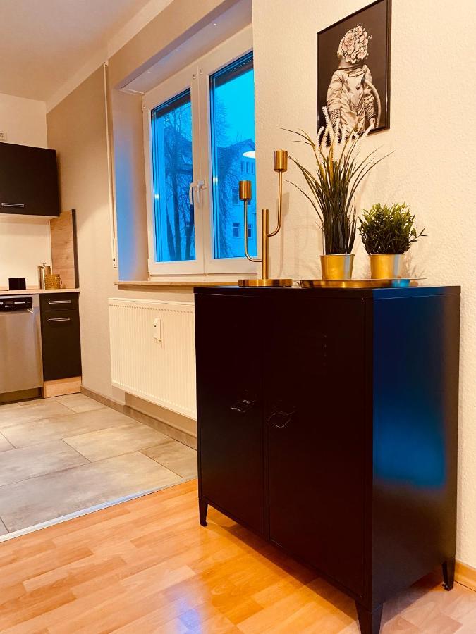 Saniertes Studio mit Balkon, WLAN, Netflix&Küche in City-Nähe Erfurt Exterior foto